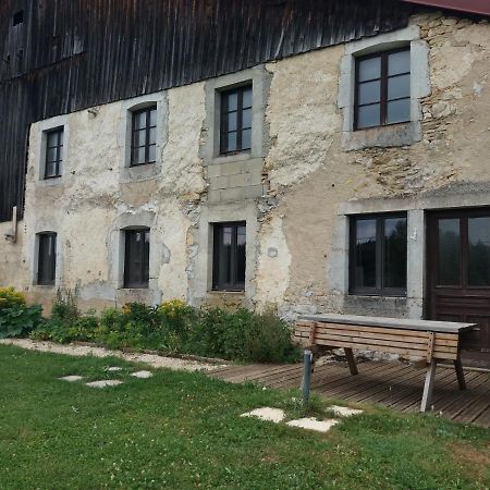 Appartement Meuble Agreable Au Coeur Du Massif Du Jura Malpas Exteriér fotografie